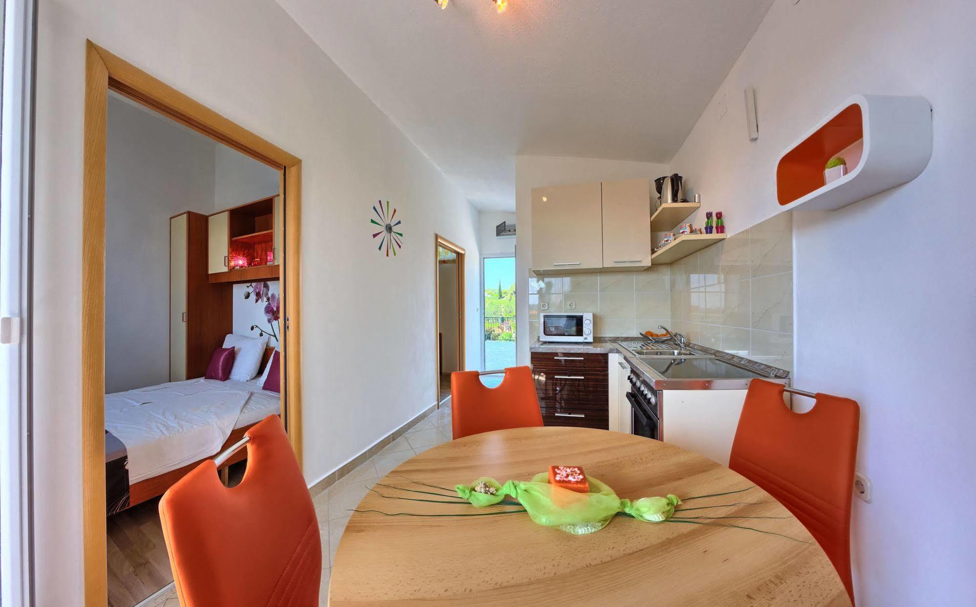 Apartments Cvita Holiday Rogoznica  Luaran gambar